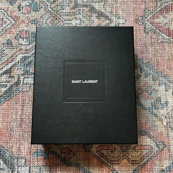 YSL Mini Lou - Picture 6 of 6